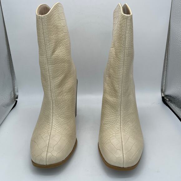 Journee Collection Womens Western Boots Size 7.5 Cowboy Ivory Ankle Boots New - Picture 2 of 14